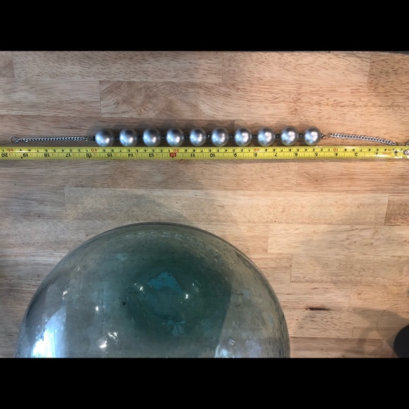 Bold silver wood bead statement necklace - Picture 4 of 6